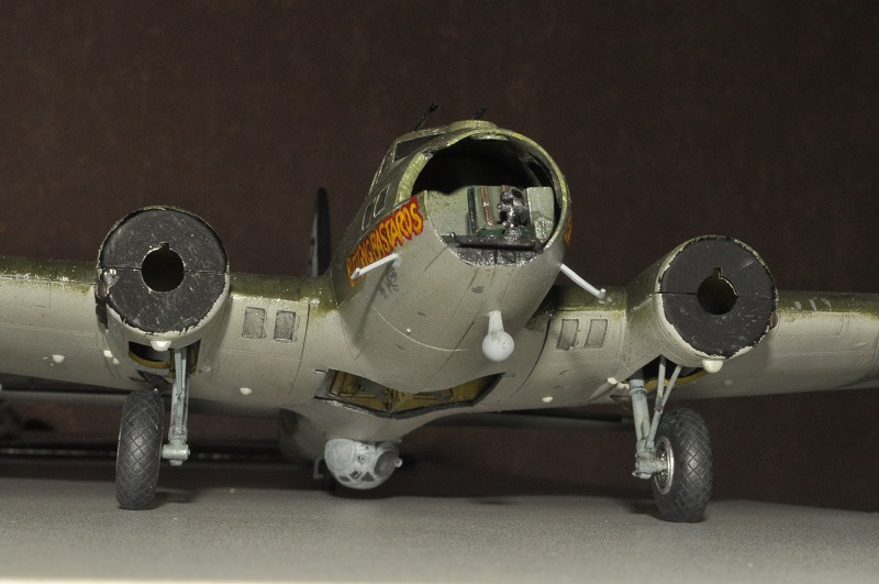 [résolu]B-17F Academy 1/72 "Battling Bastards" - Page 9 Dsc_0024