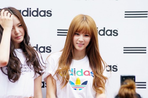 [صور + فيديو] تشورونغ و نايون في حدث افتتاح Adidas Busan Gwangbok Branch بتاريخ 130823 ! Tumblr21