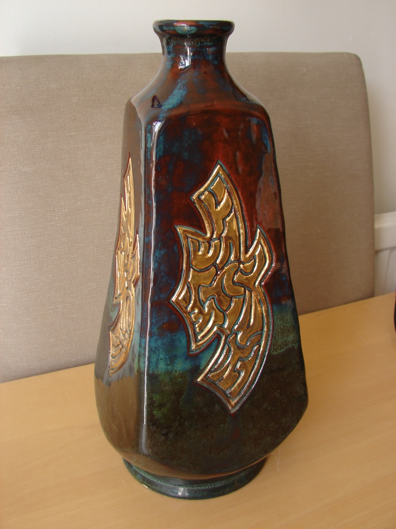 LE mark, Laimon (Upe) Lukstin, Australian Latvian folk pottery  Dsc02710