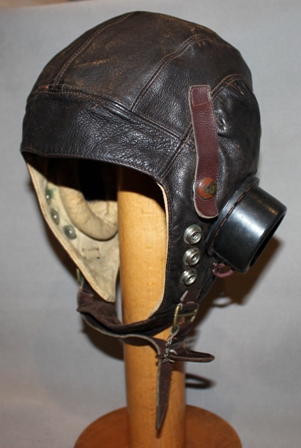 Leather flying helmet with provenance My_col11