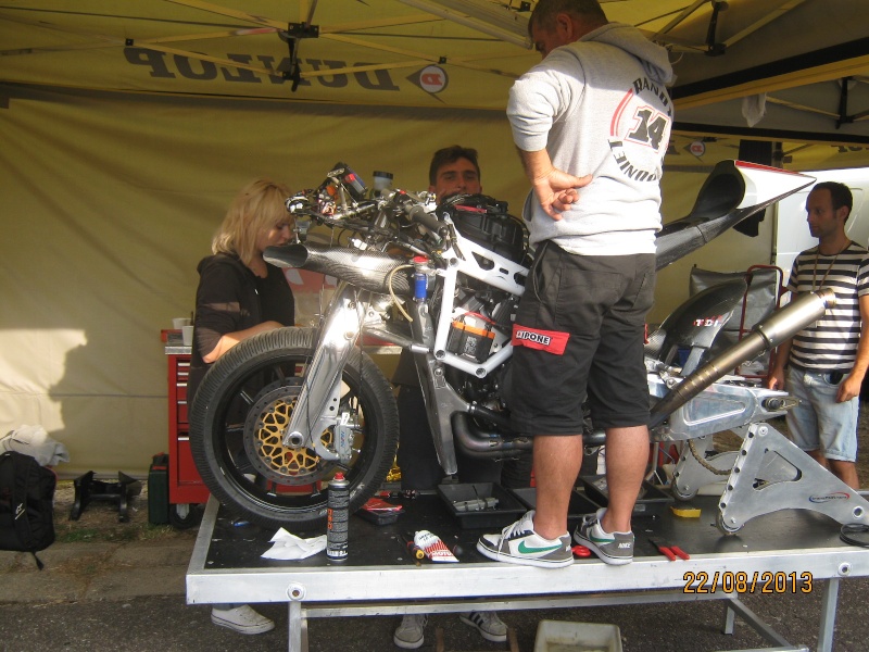 MANS - [Moto2] TransFIORmers (Projet Boudinot) - Page 19 Img_0712