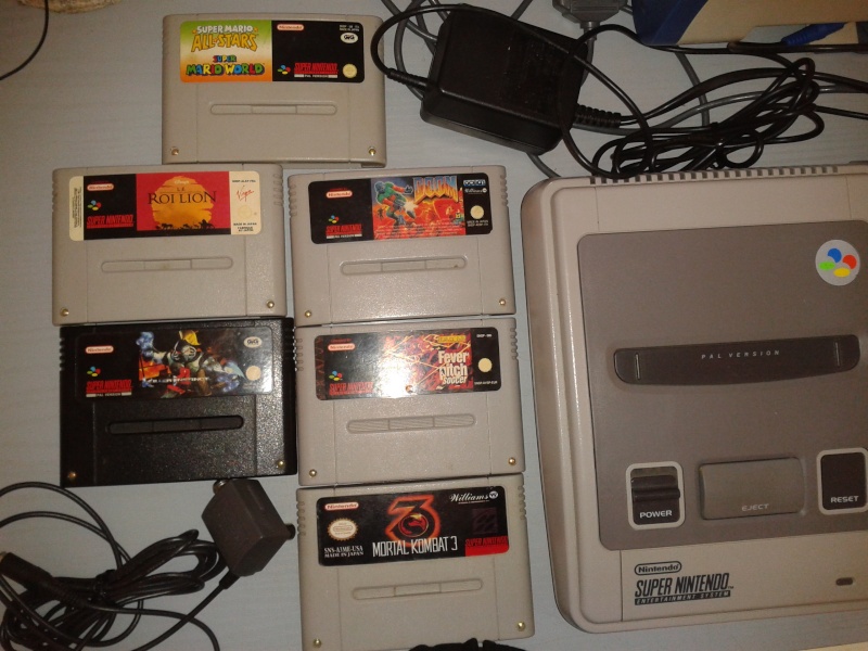 Vendo Super Nintendo snes + 1 joypad + 1 joystik modello arcade + 6 cassette; prezzo affare!!! 2013-041