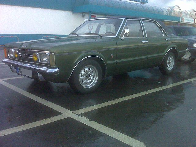 Ford Taunus GXL - auf dem Parkplatz "schnappgeschossen" 114