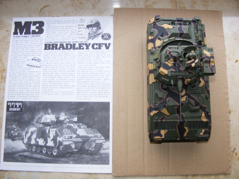 M3 Bradley CFV von Academy 1:35 Dscf0931