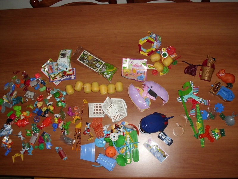 LOTTO STOCK TANTE SORPRESINE KINDER VARI ANNI MODERNE FERRERO MAXI Foto_117