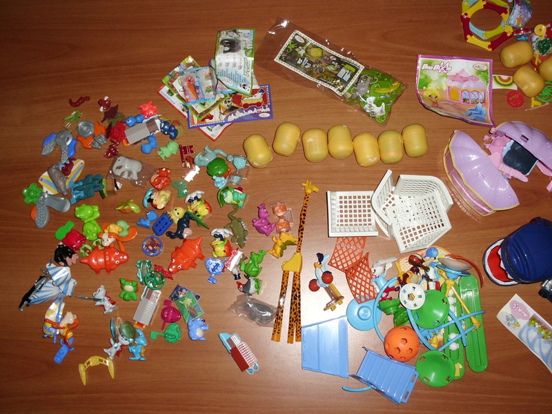 LOTTO STOCK TANTE SORPRESINE KINDER VARI ANNI MODERNE FERRERO MAXI Foto_216