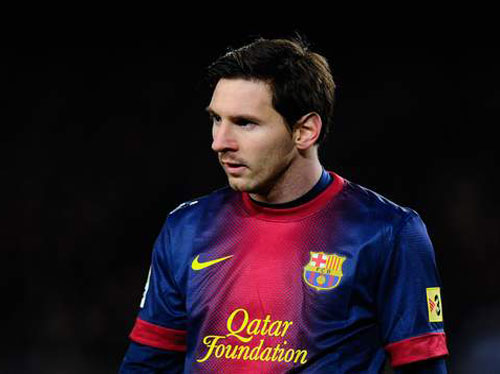 ميسي: مستعد للعب الكرة حتى ولو بالمجان Messi-10
