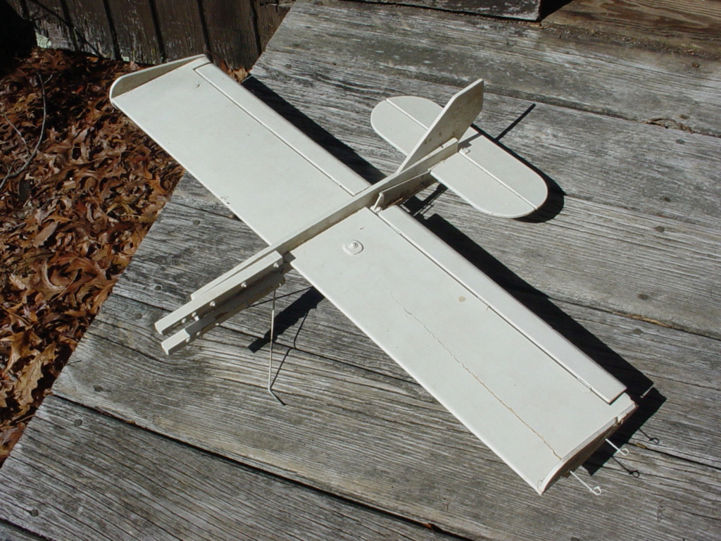 what airplanes have you built? post your pics of the models and feel free to talk about your airplanes - Page 5 Dsc03220