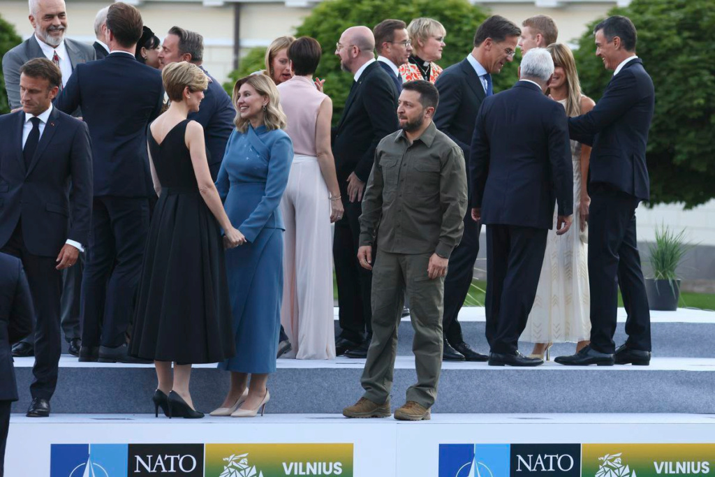Zapad se sjetio što da ponudi Ukrajini: laganu NATO zaštitu Ukrain12