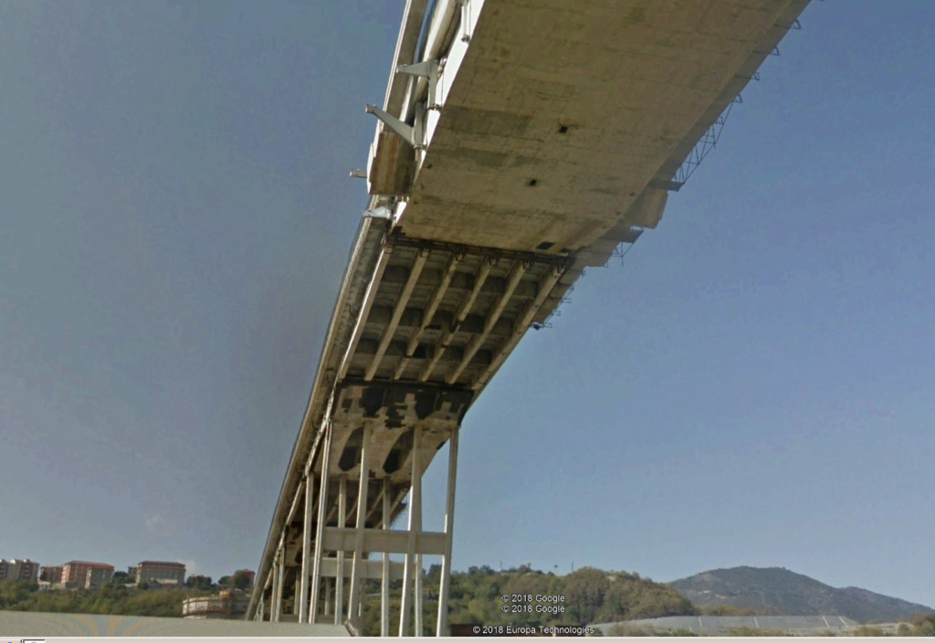 ACTUALITE : Le pont Morandi à Gènes (autoroute A10) s'est écroulé Ital210