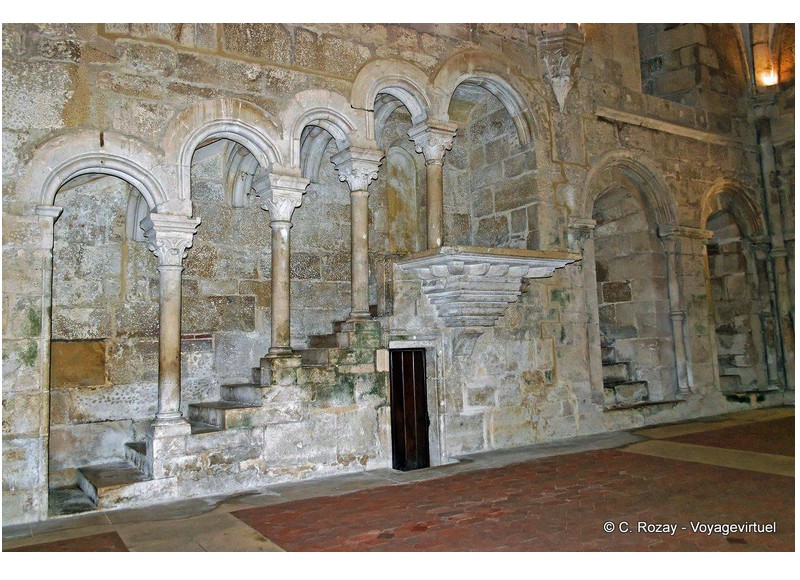 Les moines du monastère de Santa Maria de Alcobaça Sans3020