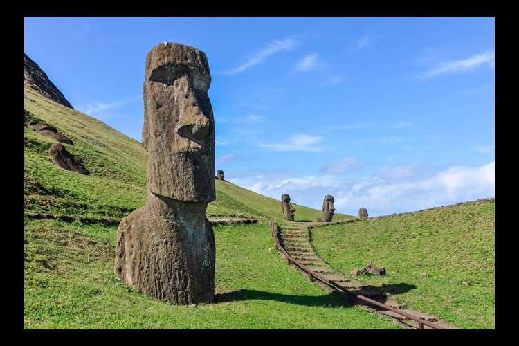 Que font ces statues géantes sur l’île de Pâques ? Une nouvelle explication surgit Sans3386