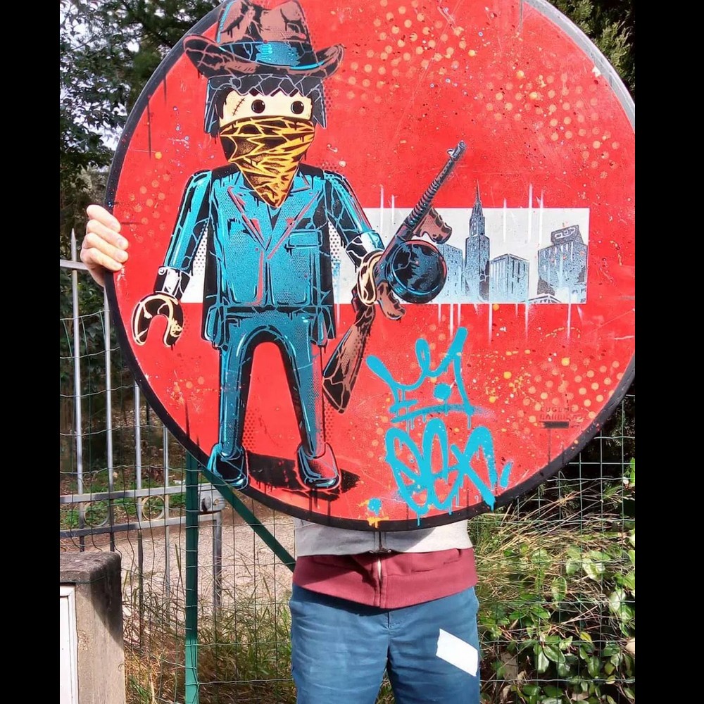 Ce street-artiste détourne les panneaux de signalisation en hommage à la pop culture Sans3591