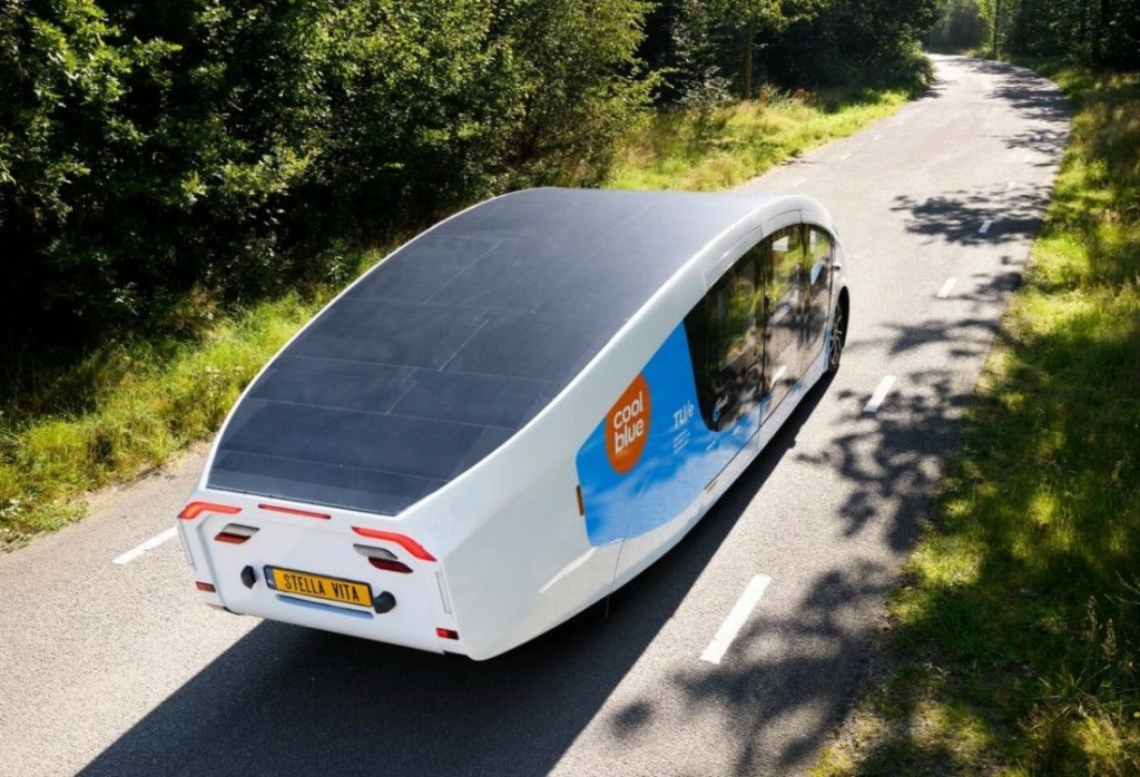 Un camping-car entièrement solaire Sans6425