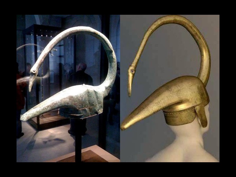 Un casque en bronze gaulois en forme de cygne. Sans7339