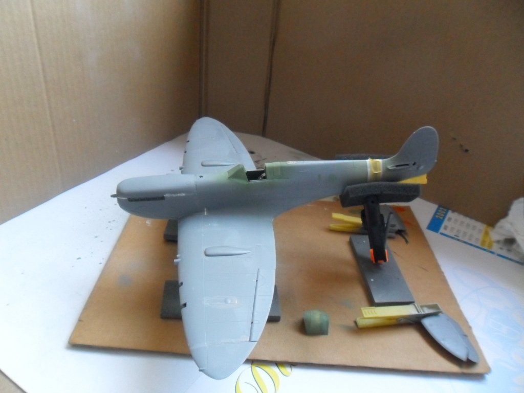 Spitfire Mk IXC 1/32ème Tamiya - Page 2 Sam_3269