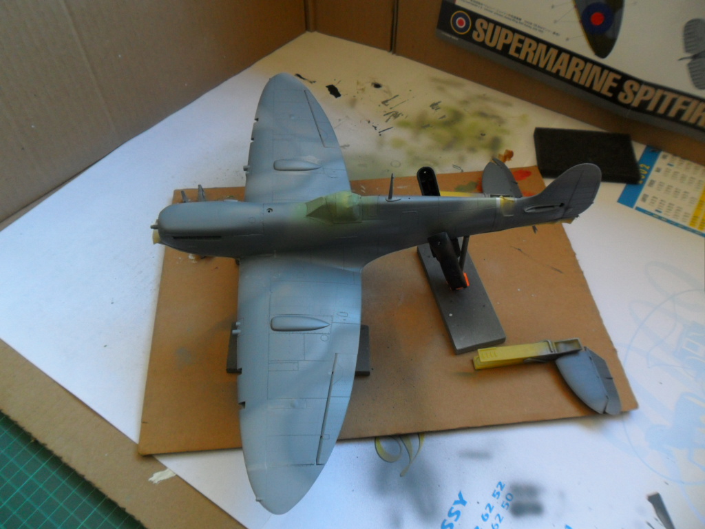 Spitfire Mk IXC 1/32ème Tamiya - Page 2 Sam_3270