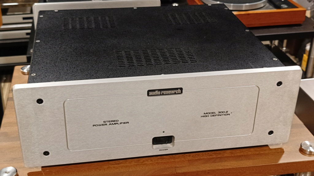 Audio Research d300.2 stereo amplifier Img20220