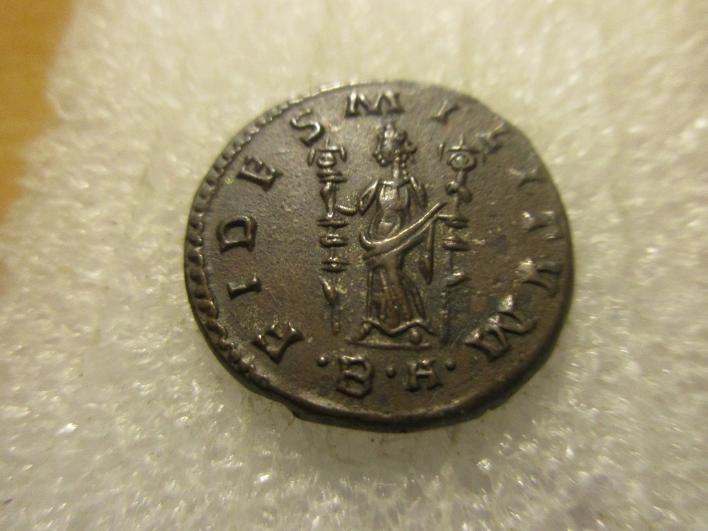 Monnaie Romaine de Tacite, atelier Lyon frappé en février 276. Img_9327