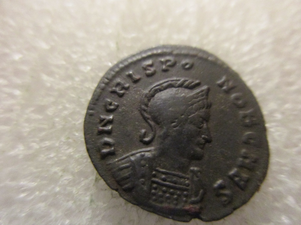 Monnaie de Crispus né en 303 mort en 326. Img_9465