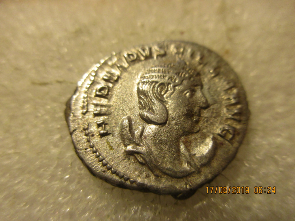 Impératrice romaine Salonine et Estrucille. Img_9535