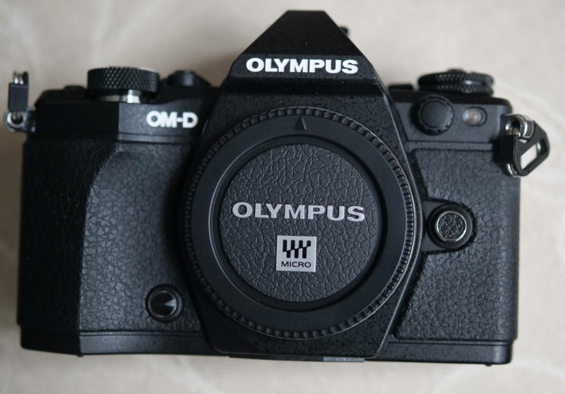 [ANNULEE] Olympus OMD EM5-II noir neuf P1335111