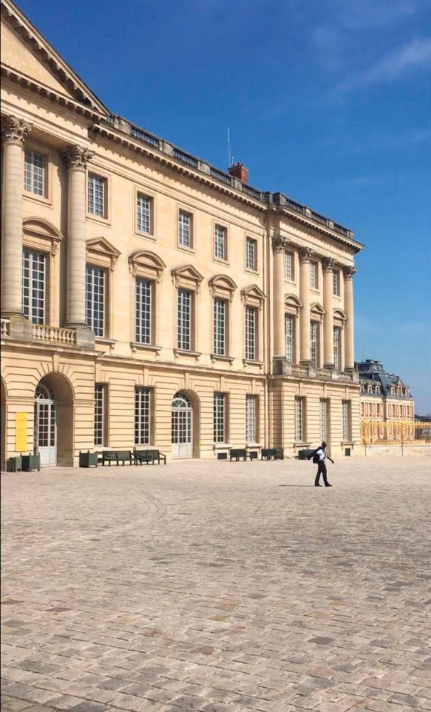 Confinement et déconfinement au château de Versailles - Page 2 20813412