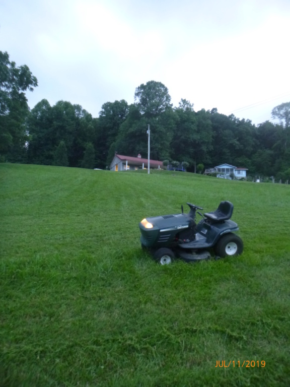 Murraymountain's Lawn Tractor Repairs - Page 4 P1110423