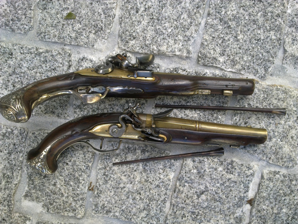 Une belle paire de pistolets CASSAIGNARD à Nantes pour la Marine 745