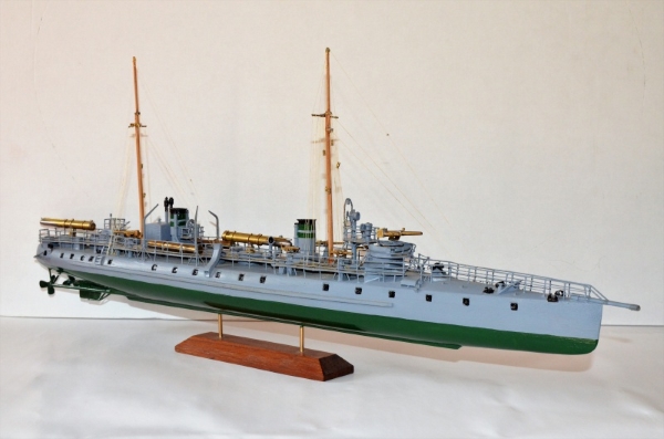 Bombarde et torpilleur 340 scratch 1/100 par Deydier Pierre 73035910