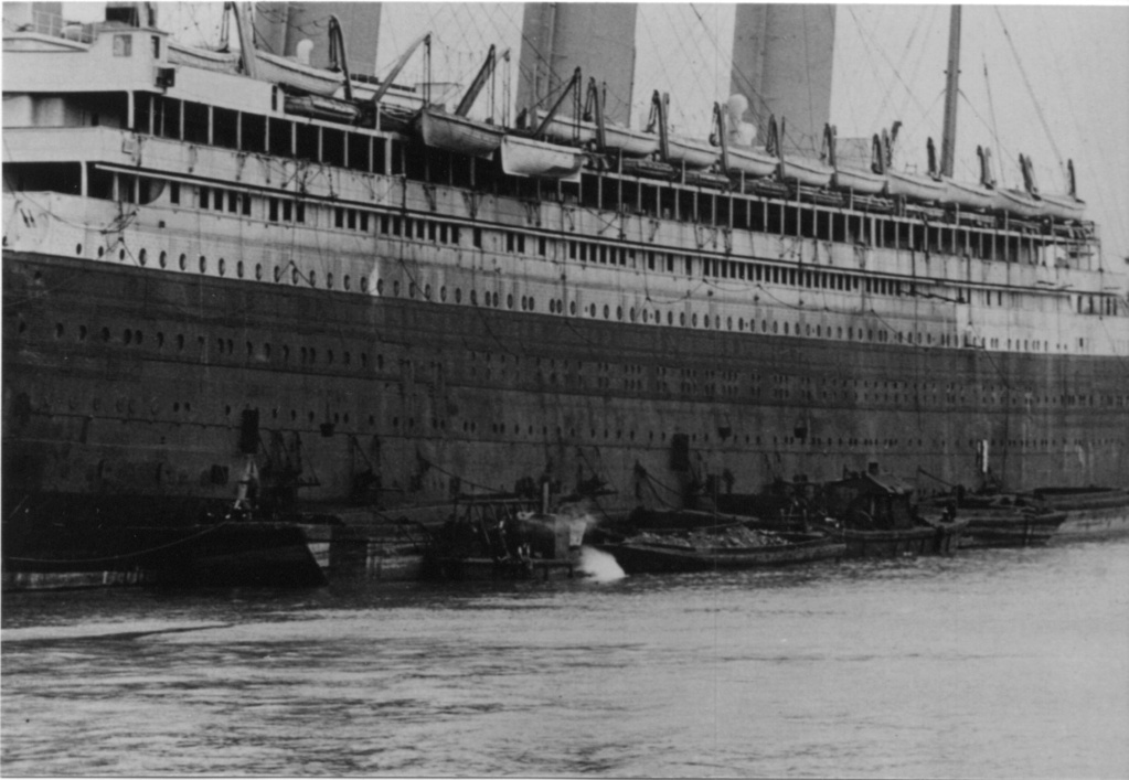 Quelle est la fonction des triangles visibles entre ponts du Titanic ? Gray_o10