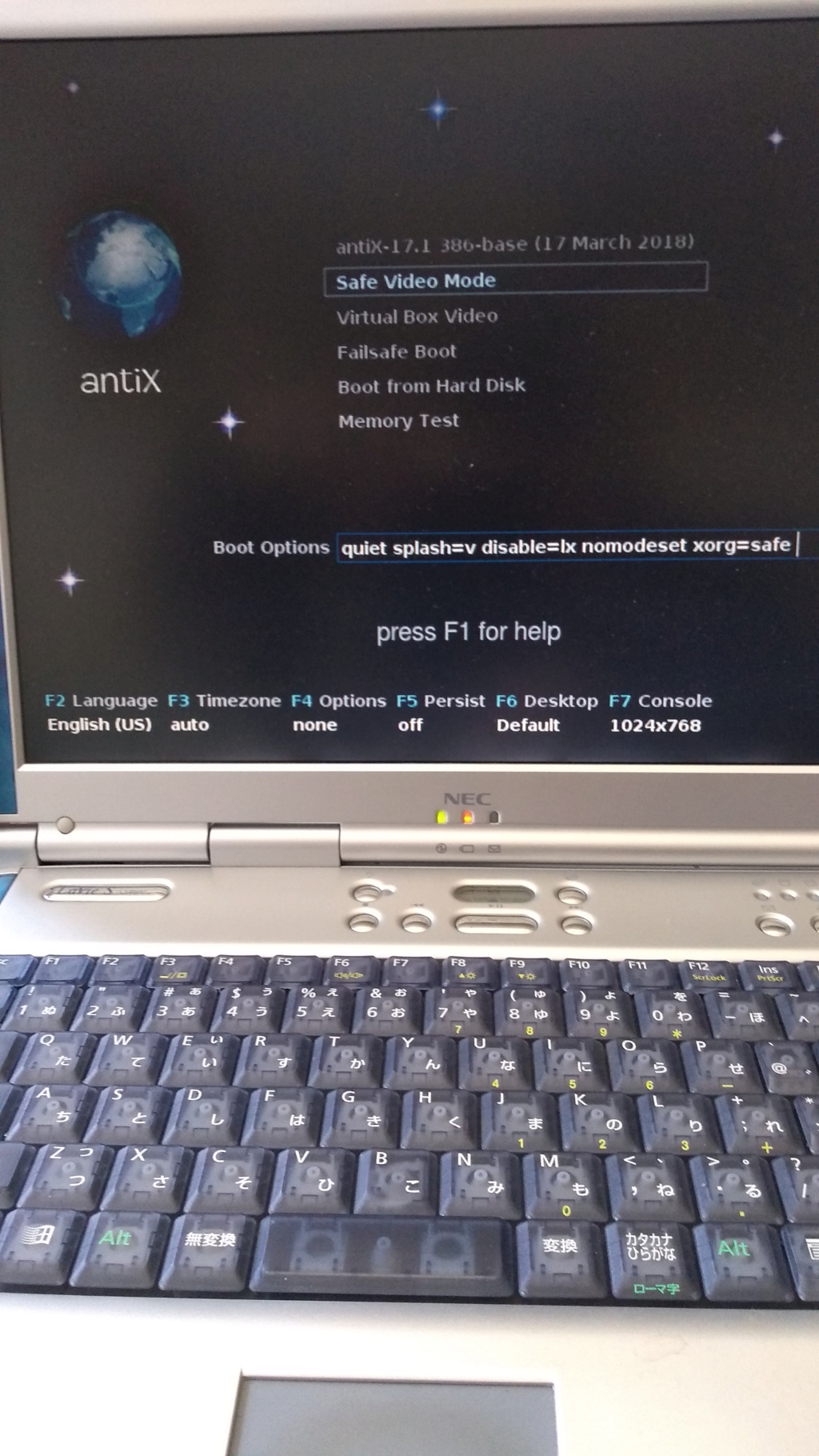 Si tienes algún portatil viejo ponlo a funcionar con Antix Linux Img_2052