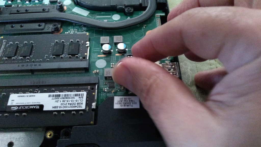 iTratando de arreglar CD cambiando la pila interior en Dell Inspiron Img_2392