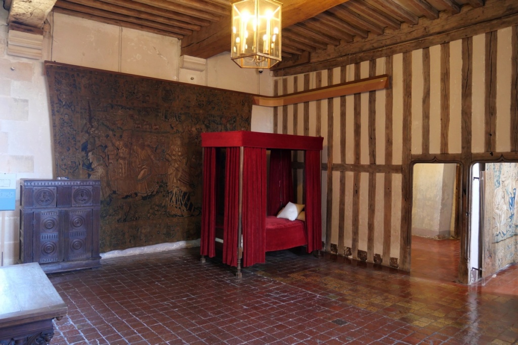 Chambre parentale.....médiévale ;-) Chambr10
