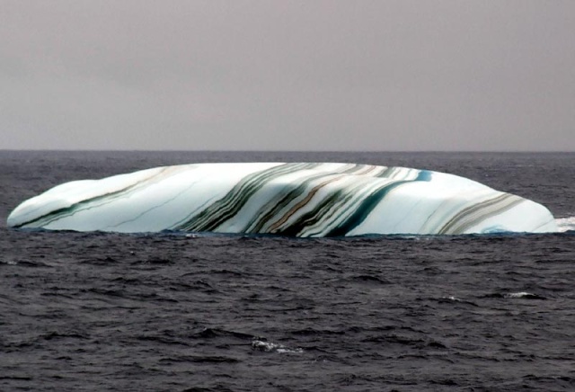 Icebergs colorés Iceber10