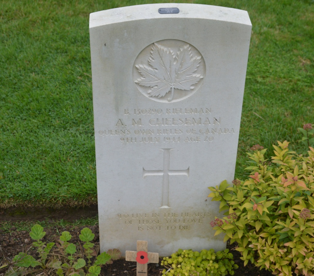 Cimetière Mémorial Canadien - BENY SUR MER - NORMANDIE Dsc_0748