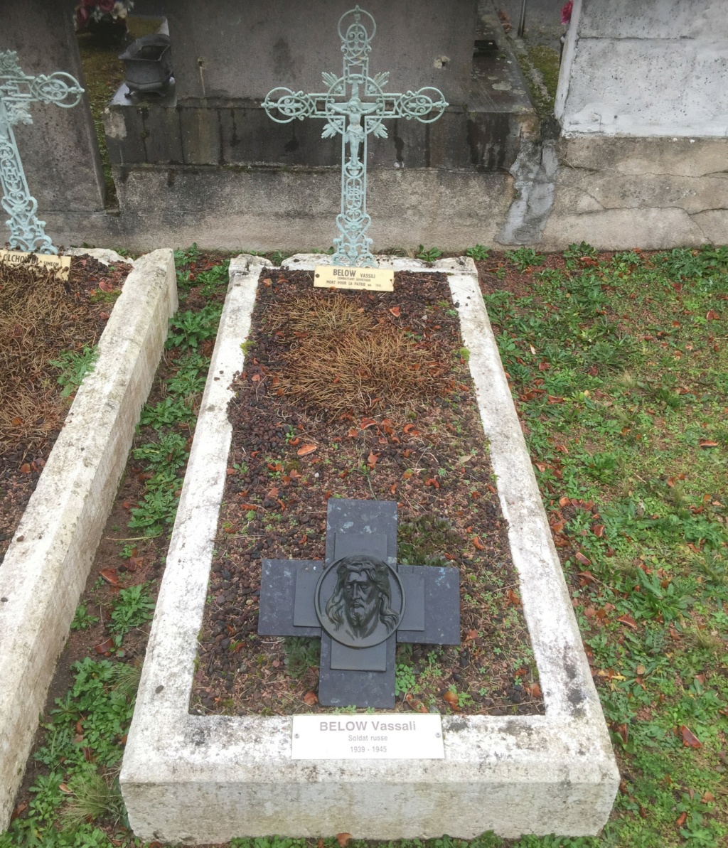 Tombes OLCHOWOL et BELOW soldats Russes cimetière THIERS 63 Img_6625
