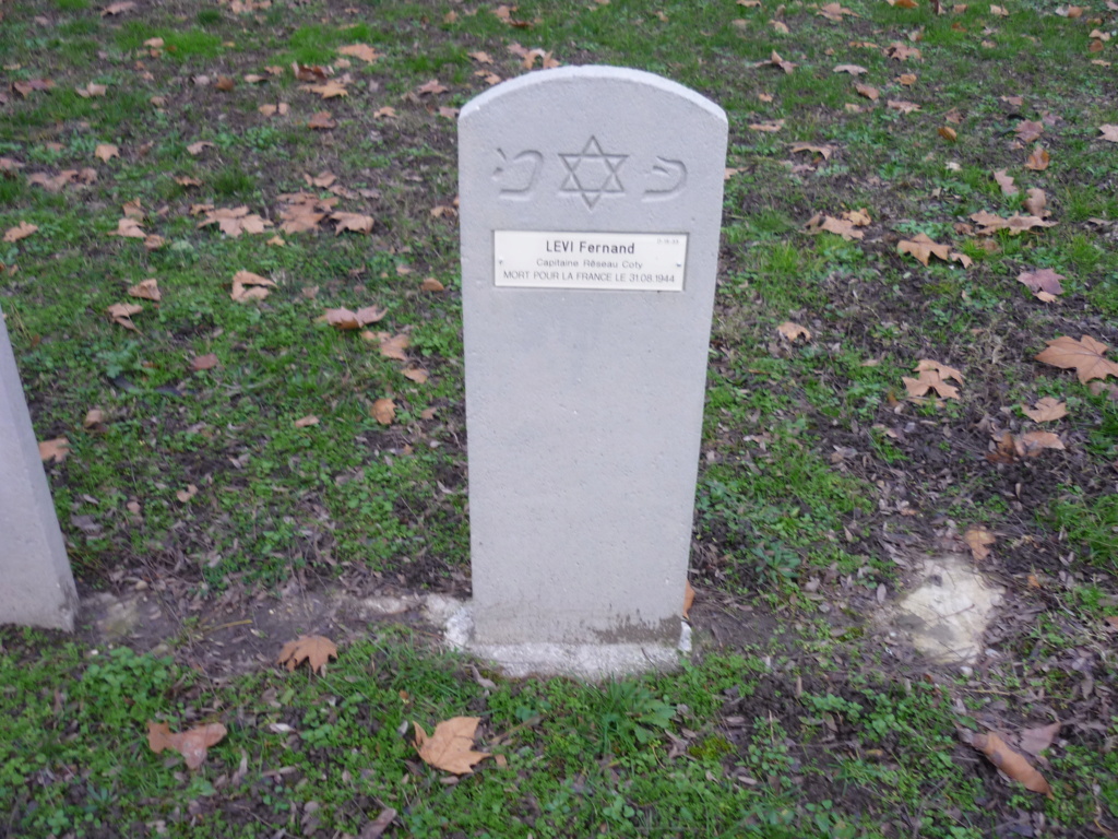 synagogue VILLEURBANNE tombes juives LA DOUA à LYON / BASCH P1020619