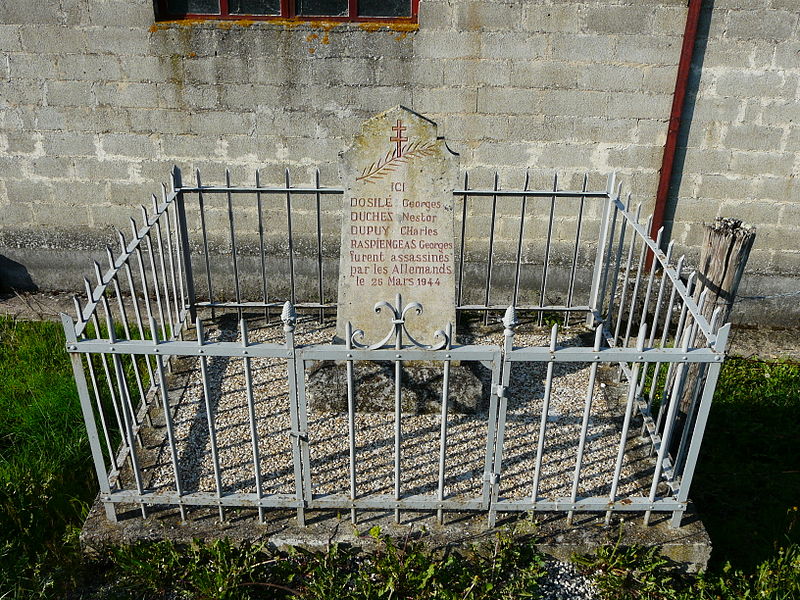 Stèle SAINT MARTIN DE RIBERAC en Dordogne Saint-11
