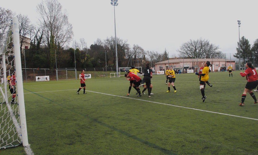 LA SAINTE VICTOIRE DONNERA AU FC ROUSSET FOOT UN AVENIR "SACREMENT " GLORIEUX ! - Page 9 Dsc_0211