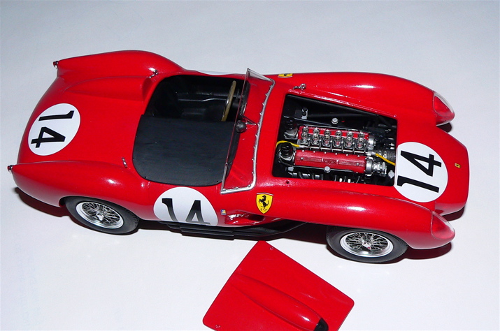 Ferrari 250 Testa Rossa Hasegawa  1/24 P1040126