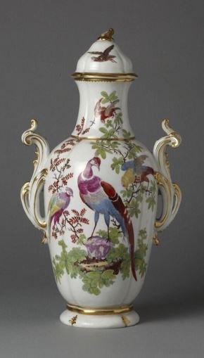 Vases dans le style porcelaine de Chelsea  Chelse10