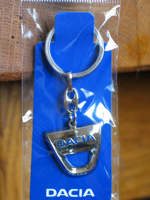Avez-vous le porte-clés Dacia ? (sondage de la semaine 10 de 2013)   Img_0010