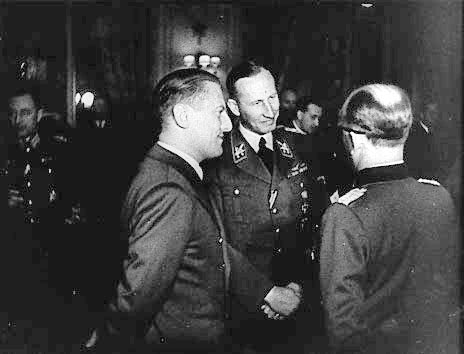 Heydrich - Heydrich et la "Solution Finale" - Part I - Page 2 Vichy010