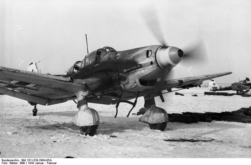 Stuka Ju87D front est [trumpeter 1/32] Bundes10