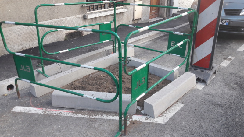 Réfection des rues Courteline et des Ursulines : toujours pas de végétal à l'horizon ! 20190911