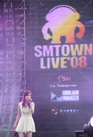 มาดูแฟชั่น  คอนเสิร์ต SM TOWN LIVE'08 กัน 48ad7a13