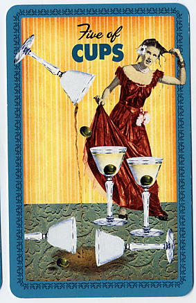 La Boîte à tirer les Cartes / The Housewives Tarot  5_coup10