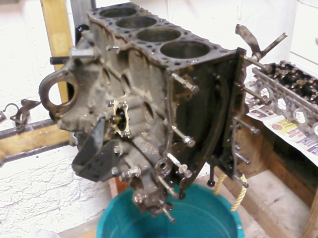 Broke Down Ma Engine Last Night. Pic-0215