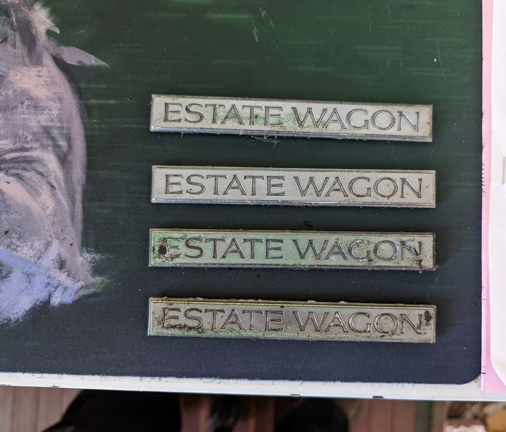 Estate wagon emblems  Pxl_2013